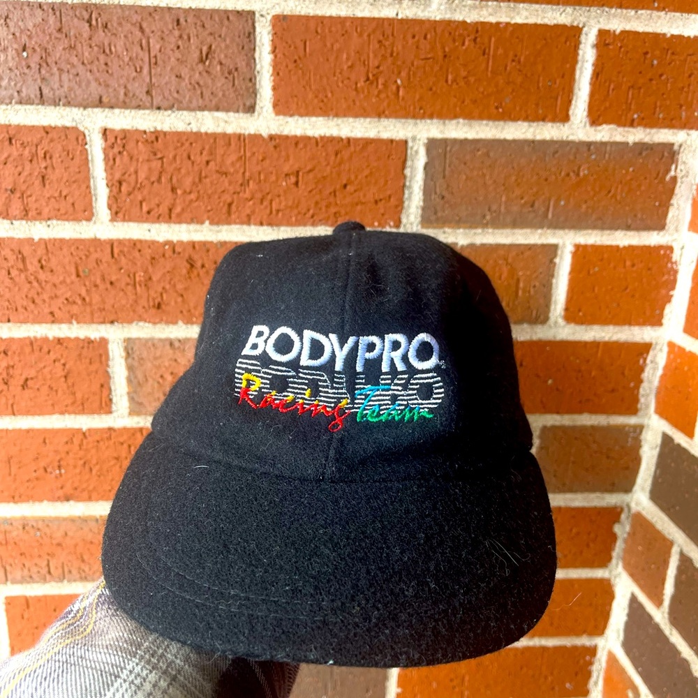 Strapback vintage hat🏎️